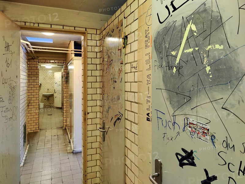 Public men's toilet at the town hall, interior view, Bochum, Ruhr area, North Rhine-Westphalia, Germany, Europe