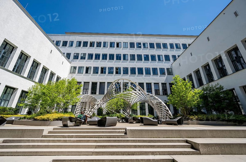 Seating area and pavilion sculpture, artwork in the inner courtyard of the TU Munich, main campus, main building, Munich, Bavaria, Germany, Europe