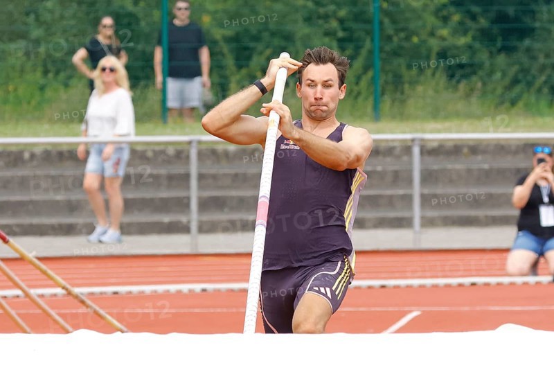 Niklas Kaul, German decathlete and Paris 2024 Olympian, during a triple competition as part of the Thorpe Cup 2024, pole vault, Wetzlar, Hesse
