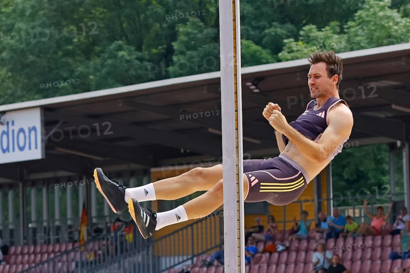 Niklas Kaul, German decathlete and Paris 2024 Olympian, during a triple competition as part of the Thorpe Cup 2024, pole vault, Wetzlar, Hesse