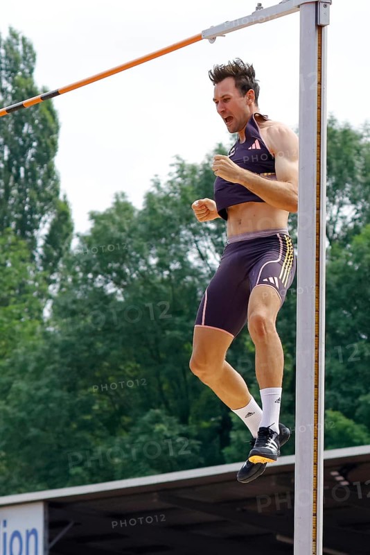 Niklas Kaul, German decathlete and Paris 2024 Olympian, during a triple competition as part of the Thorpe Cup 2024, pole vault, is delighted with a successful attempt, Wetzlar, Hesse