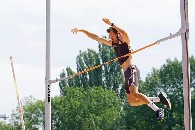 Niklas Kaul, German decathlete and Paris 2024 Olympian, during a triple competition as part of the Thorpe Cup 2024, pole vault, Wetzlar, Hesse