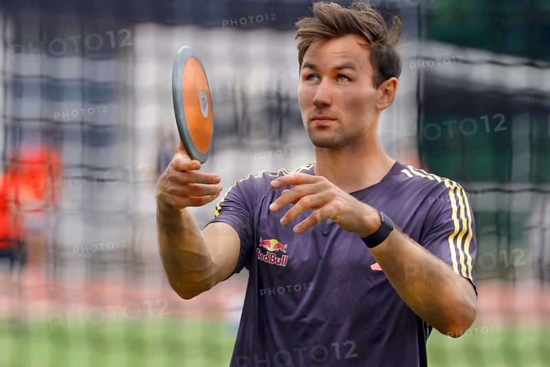 Niklas Kaul, German decathlete and Paris 2024 Olympic participant, in a triple competition as part of the Thorpe Cup 2024, discus throwing, Wetzlar, Hesse