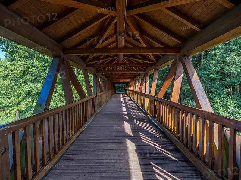 Covered wooden bridge, Baalensee bridge over the Havel between Schwedtsee and Baalensee, panoramic photo, Fürstenberg/Havel, Brandenburg, Germany, Europe