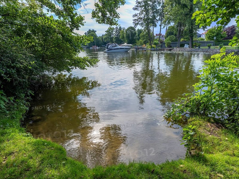 Motorboat on the Havel at Schwedtsee, Fürstenberg/Havel, Brandenburg, Germany, Europe