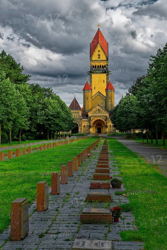 Grove of honour and crematorium, gloomy atmosphere, Leipzig South Cemetery, Leipzig, Saxony, Germany, Europe