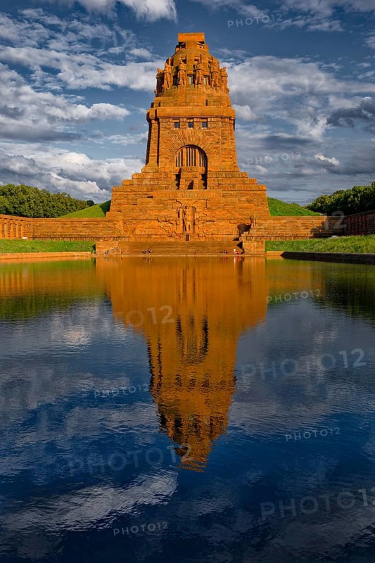 Monument to the Battle of the Nations in memory of the Battle of the Nations 1813 against Napoleon Bonaparte, cloudy mood, evening mood, water reflection, Leipzig, Saxony, Germany, Europe