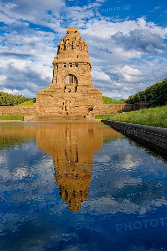 Monument to the Battle of the Nations in memory of the Battle of the Nations 1813 against Napoleon Bonaparte, cloudy mood, water reflection, Leipzig, Saxony, Germany, Europe