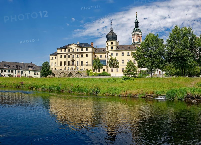 Neoclassical Lower Castle and St Mary's Evangelical-Lutheran Town Church on the River Weisse Elster, residential town of Greiz, Thuringia, Germany, Europe