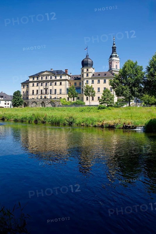 Neoclassical Lower Castle and St Mary's Evangelical-Lutheran Town Church on the River Weisse Elster, residential town of Greiz, Thuringia, Germany, Europe