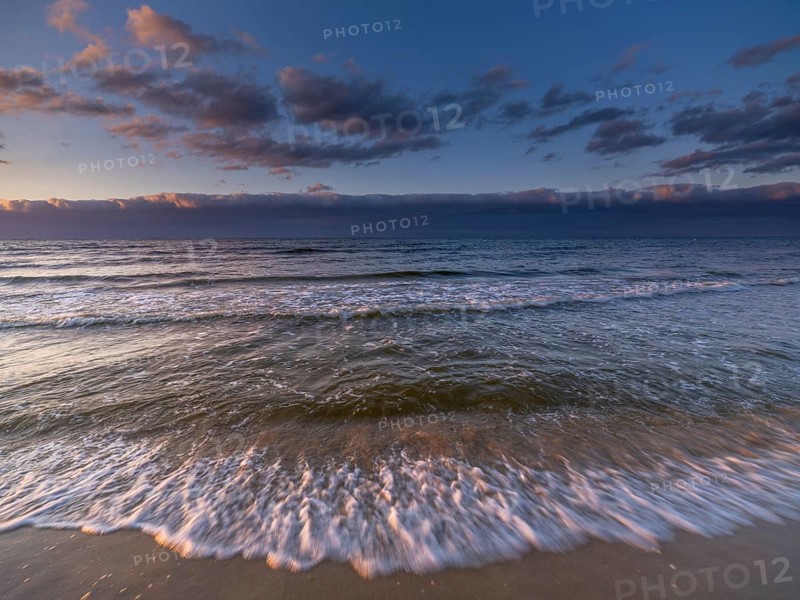 Sandy beach beach on the island of Usedom on the Baltic Sea at sunset, Zempin, Mecklenburg-Western Pomerania, Germany, Europe