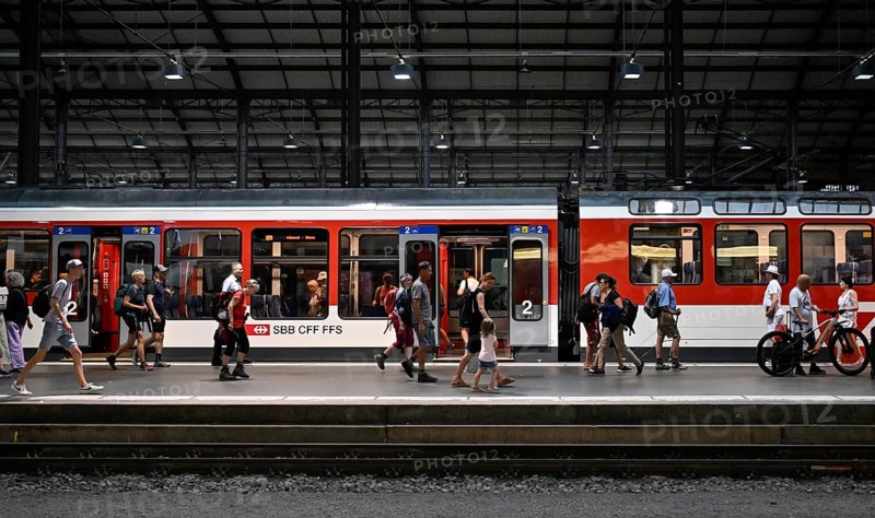 SBB railway station passers-by