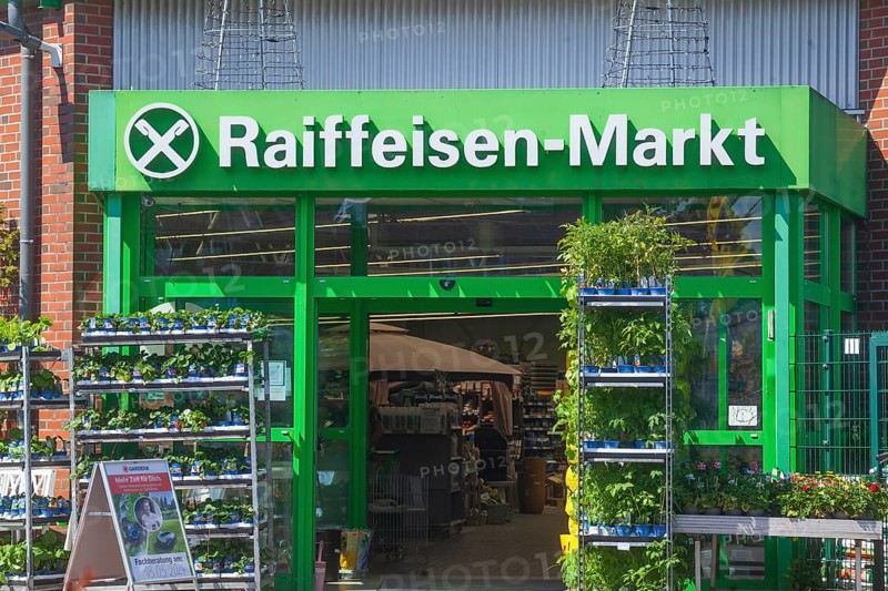 Raiffeisen Market with logo, Bad Zwischenahn, Lower Saxony, Germany, Europe