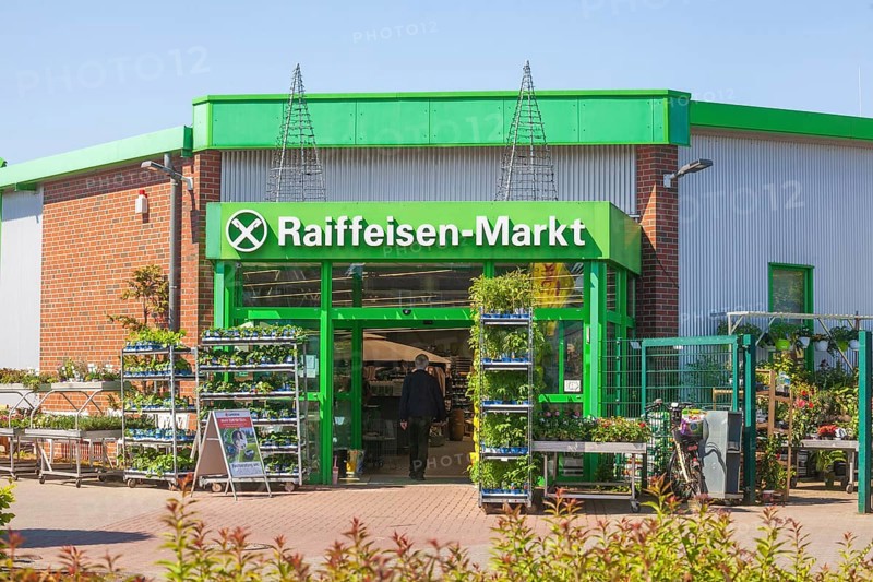 Raiffeisen Market with logo, Bad Zwischenahn, Lower Saxony, Germany, Europe