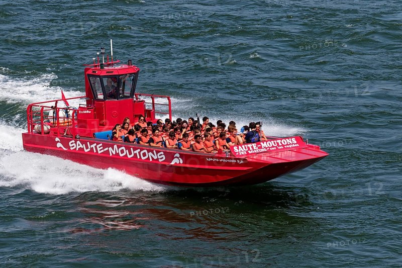 Jet boating, jet boat ride on the Saint Lawrence River, Summer, Montreal, Province of Quebec, Canada, North America