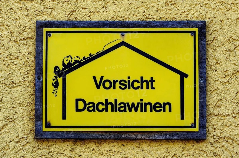 Signpost, Caution, roof avalanches, Bolsternang, Allgäu, Swabia, Baden-Württemberg, Germany, Europe