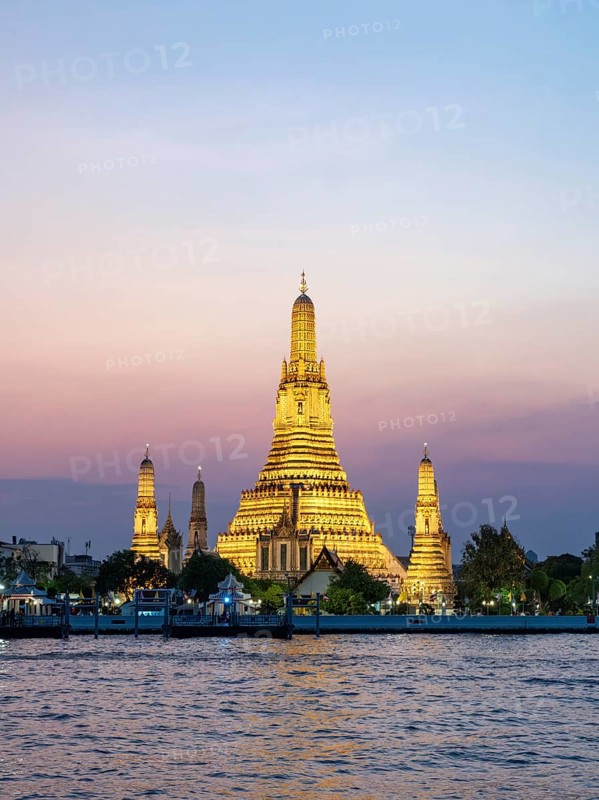 Wat Arun Temple lit up at night, Bangkok, Thailand, Asia