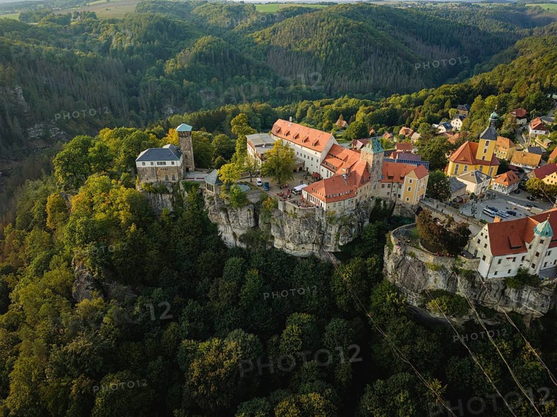 Highline and family festival in Hohnstein Highlines are stretched over the roofs of Hohnstein and between sandstone rocks, over which daring extreme athletes balance