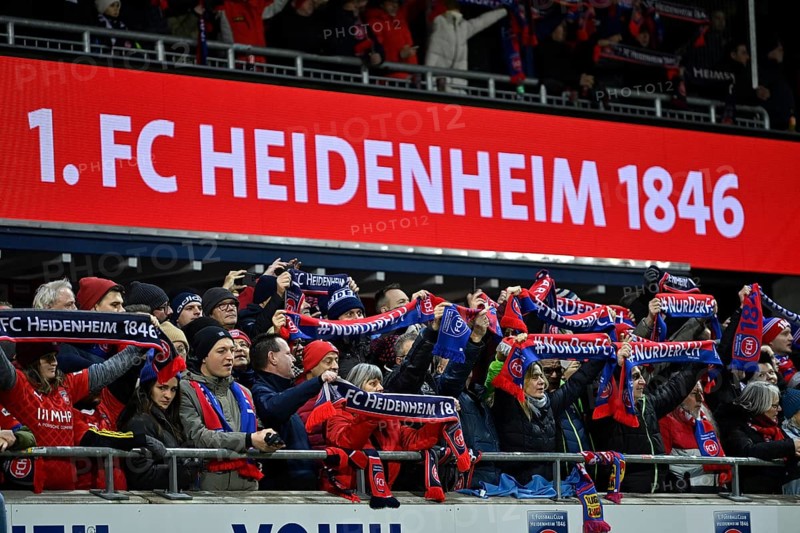 Fan block 1. FC Heidenheim 1846, fans, spectators, waving scarves, Voith-Arena, Heidenheim, Baden-Württemberg, Germany, Europe
