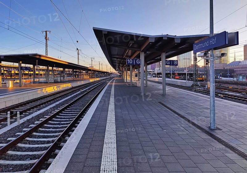 Empty platform on a strike day of the union of German locomotive drivers GDL, main station, Dortmund, Germany, Europe