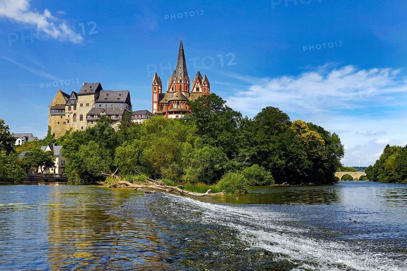 Limburg Cathedral St. George and Limburg Castle, also called Limburg Castle above the river Lahn, Limburg an der Lahn, Hesse, Germany, Europe