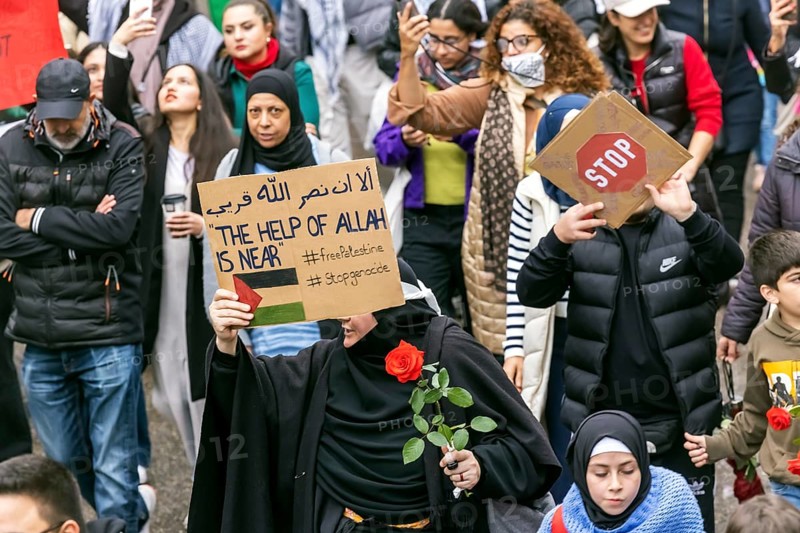 Rally of pro-Palestinian demonstrators. They demand an end to the oppression of the Palestinians and a stop to what they called genocide. Police were on the scene with a strong contingent, Stuttgart, Baden-Württemberg, Germany, Europe
