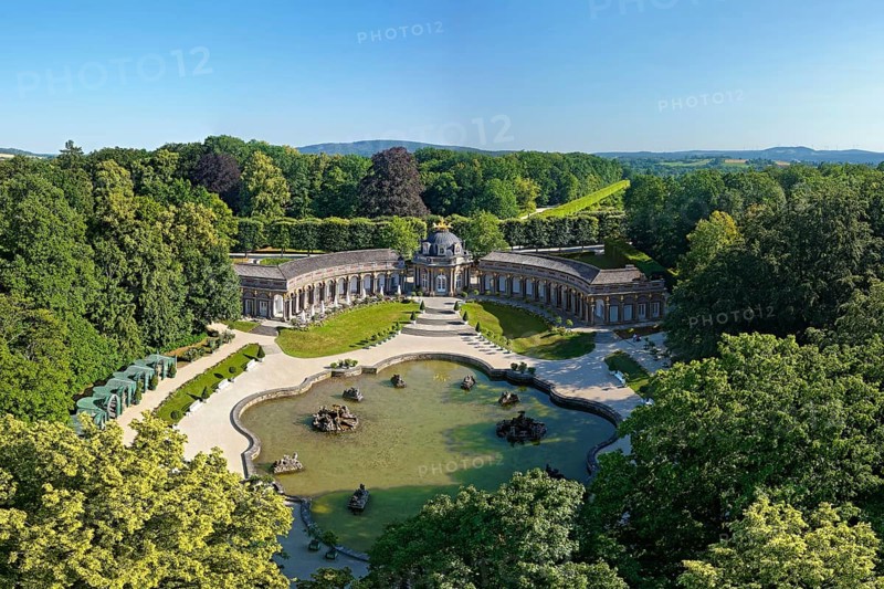 New Palace, orangery with central sun temple, circular buildings on both sides with arcade tract and golden quadriga on the roof, water basin in front of it Upper Grotto, Eremitage, historical park, park, garden, landscape park, Rococo, built from 1715, Eremitage district, Bayreuth, Upper Franconia, Franconia, Bavaria, Germany, Europe