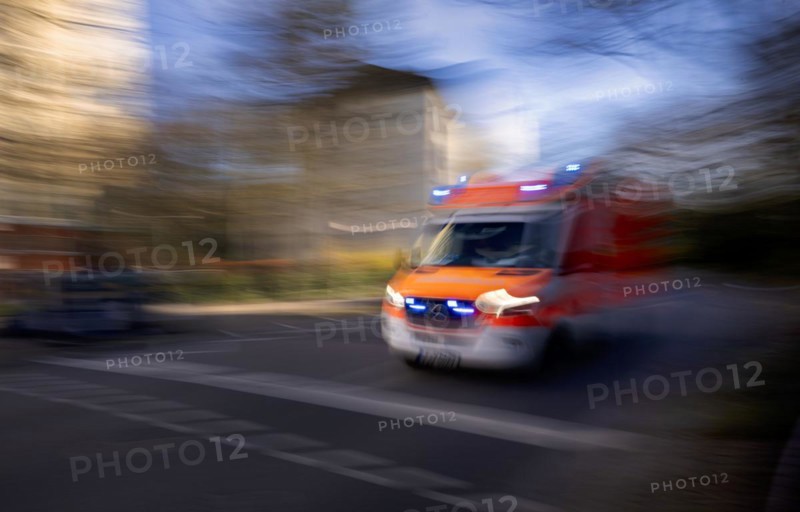Emergency doctor, emergency ambulance, RTW, ambulance, rescue, ambulance, movement effect, wipe effect, speed, blue light, operation, Frankfurt am Main, Hesse, Germany, Europe