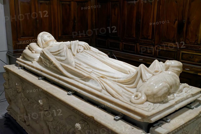 Tomb of Ilaria del Caretto, Monumento funebre a Ilaria del Carretto, sculptor Jacopo della Quercia, c. 1406, Gothic, Sacristy, Sagrestia, Cathedral, Cattedrale di San Martino also Duomo di Lucca, Lucca, Tuscany, Italy, Europe