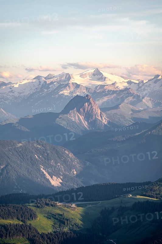 Evening atmosphere, view of GroÃŸvenediger and Venediger group in the Hohe Tauern, in front GroÃŸer Rettenstein, dramatic mountain landscape, view from Scheffauer, Tyrol, Austria, Europe