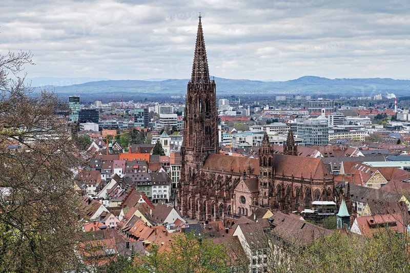 View from the Schlossberg to the Münsterplatz, the Freiburg Cathedral of Our Lady, Old Town, New Town, Freiburg im Breisgau, Baden-Württemberg, Germany, Europe