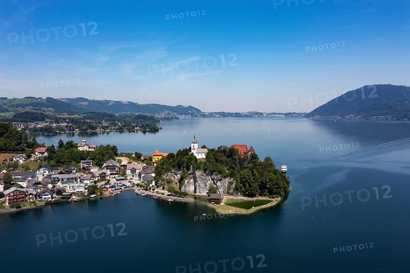 Drone shot, panorama shot, Johannesberg Chapel, Traunkirchen with Traunstein, Lake Lake Traun, Salzkammergut, Upper Austria, Austria, Europe