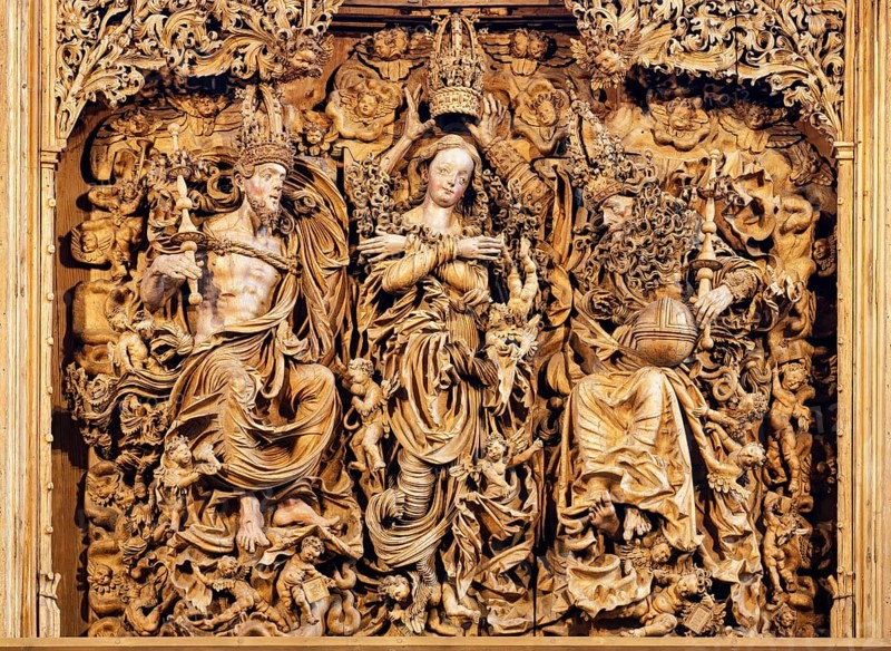 Coronation of Mary by Jesus, right, and God the Father, left, altar reredos, carved altar of the Breisach Madonna, 1526, late Gothic, carver Master HL, Stankt Stephan Minster, Breisach am Rhein, Kaiserstuhl, Upper Rhine, Baden-Württemberg, Germany, Europe