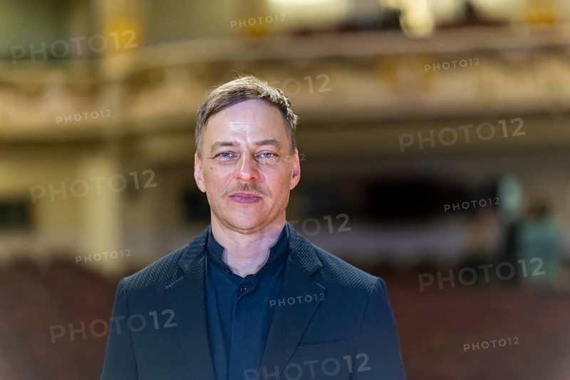 SemperOperaball is back! After a three-year break due to the pandemic, the Semper Opera will open its doors again on 23 February 2024 for the most beautiful night of the year . The ball will be hosted by Game of Thrones star Tom Wlaschiha