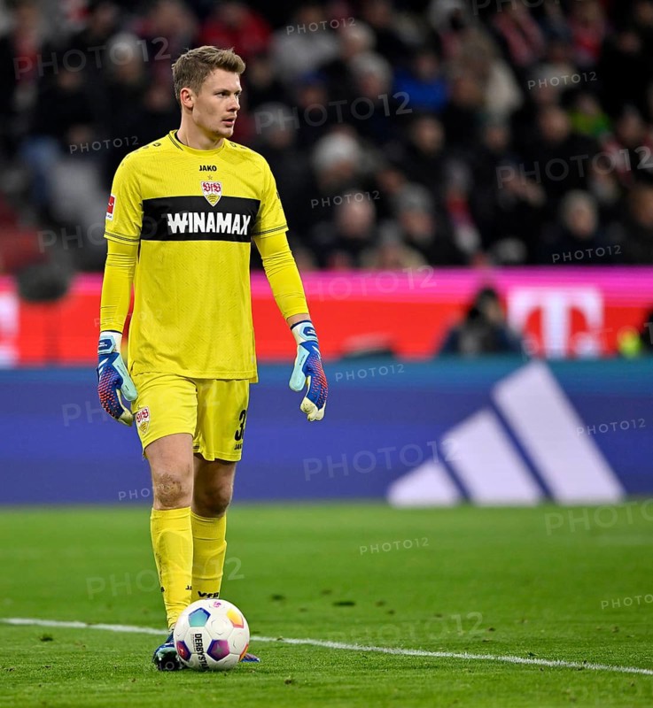 Goalkeeper Alexander Nübel VfB Stuttgart (33) on the ball Allianz Arena, Munich, Bavaria, Germany, Europe