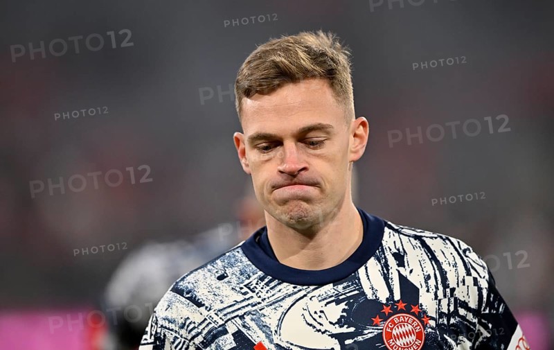 Warm-up training Joshua Kimmich FC Bayern Munich FCB (06), portrait, sceptical, thoughtful, Allianz Arena, Munich, Bavaria, Germany, Europe