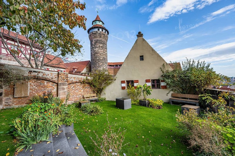 Merian Garden on the Kaiserburg, Sinwelt Tower behind, Old Town, Nuremberg, Middle Franconia, Bavaria, Germany, Europe