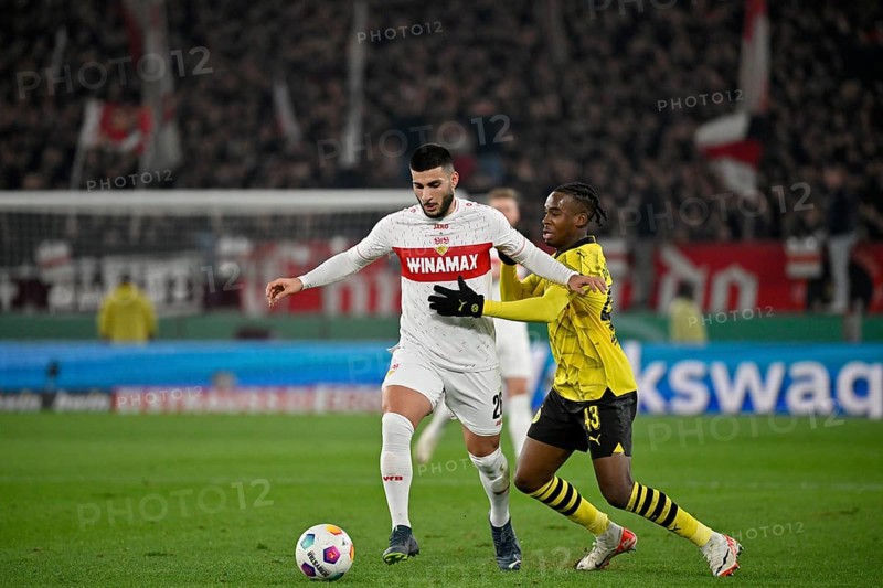 Deniz Undav VfB Stuttgart (26) against Jamie Bynoe-Gittens Borussia Dortmund BVB (43) DFB Cup, MHPArena, MHP Arena Stuttgart, Baden-Württemberg, Germany, Europe