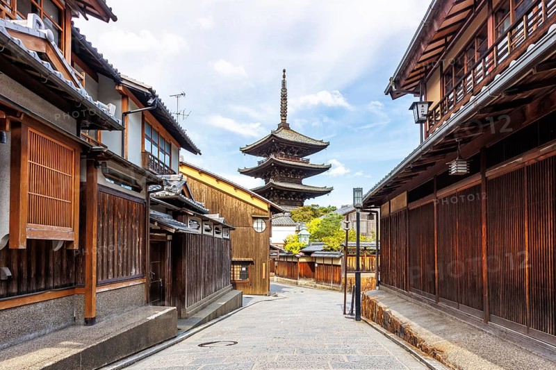 Historic old town of Kyoto with Yasaka Pagoda and Hokan-ji Temple in Kyoto, Japan, Asia