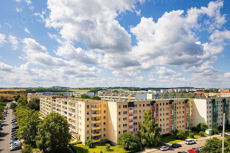 South of the Bismarck Column, a new development area was built in the 1980s, mostly known as the RÃ¤cknitzhöhe development area or Südhöhe development area, constructed from prefabricated slab buildings of the type WBS 70 1440. Centrally located is a view axis formed by Ludwig-Renn-Allee, which directly guides the view of the Bismarck Column from Südhöhe
