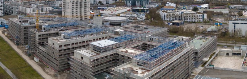 Construction site Flugfeld-Klinikum Böblingen, shell. The new hospital is set to replace the old hospitals in Böblingen and Sindelfingen from 2026. Once completed, there will be around 700 patient beds and 2, 200 healthcare professionals will work at Flugfeldklinikum. Total costs: 600 million euros. Böblingen, Baden-Württemberg, Germany, Europe