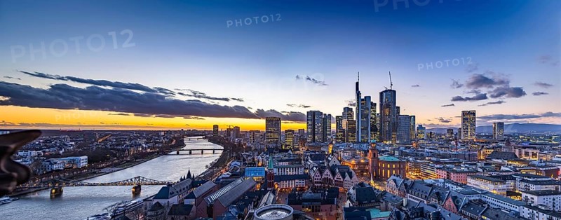 View of the banking district in the evening, skyscrapers of the credit institutions, Mainhatten, in front of it the historic old town with Römer and Paulskirche, Frankfurt am Main, Hesse, Germany, Europe