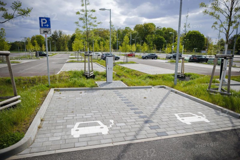 Symbolic photo. Parking spaces and charging points for electric cars are located in a newly built car park at Marquardt railway station in Brandenburg. Marquardt, 23.04.2024