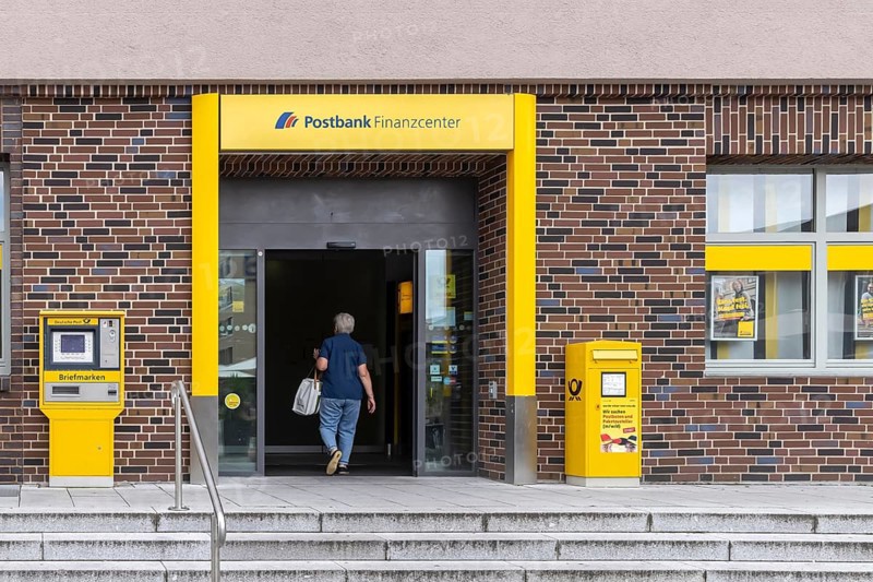 Postbank Finance Centre, entrance to the branch with logo, Göppingen, Baden-Württemberg, Germany, Europe