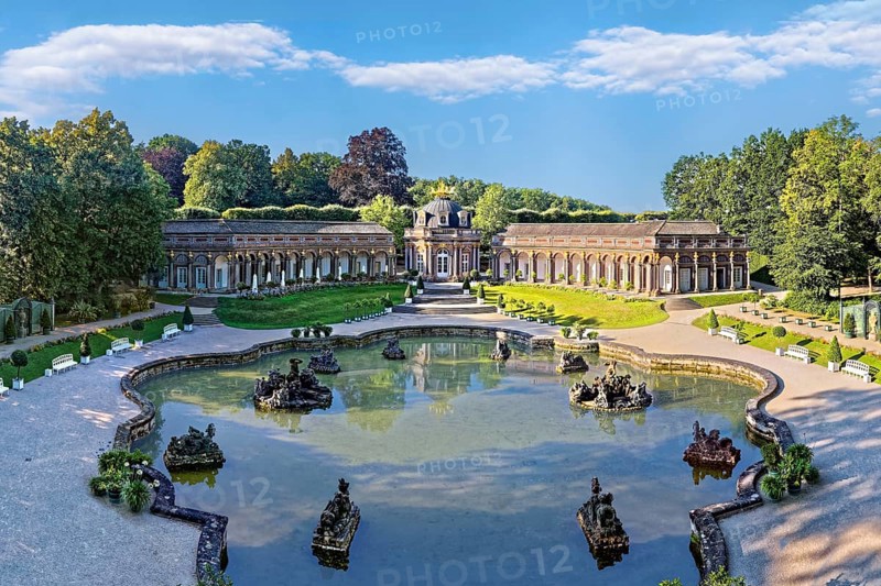New Palace, orangery with central sun temple, circular buildings on both sides with arcade tract and golden quadriga on the roof, water basin in front of it Upper Grotto, Eremitage, historical park, park, garden, landscape park, Rococo, built from 1715, Eremitage district, Bayreuth, Upper Franconia, Franconia, Bavaria, Germany, Europe