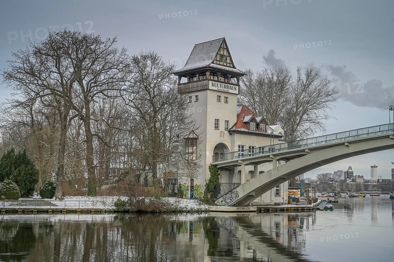 Culture Centre on the Island of Youth, Abteibrücke, Spree, Treptower Park, Treptow, Treptow-Köpenick, Berlin, Germany, Europe