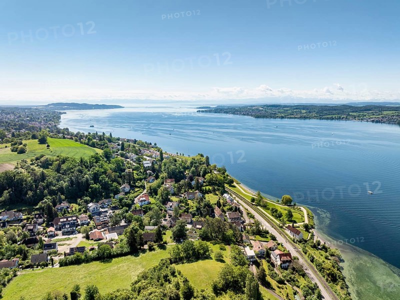 Aerial view of Lake Constance with the LandesgartenschaugelÃ¤nde and Uferpark, Goldbach, Überlingen, Bodenseekreis, Baden-Württemberg, Germany, Europe