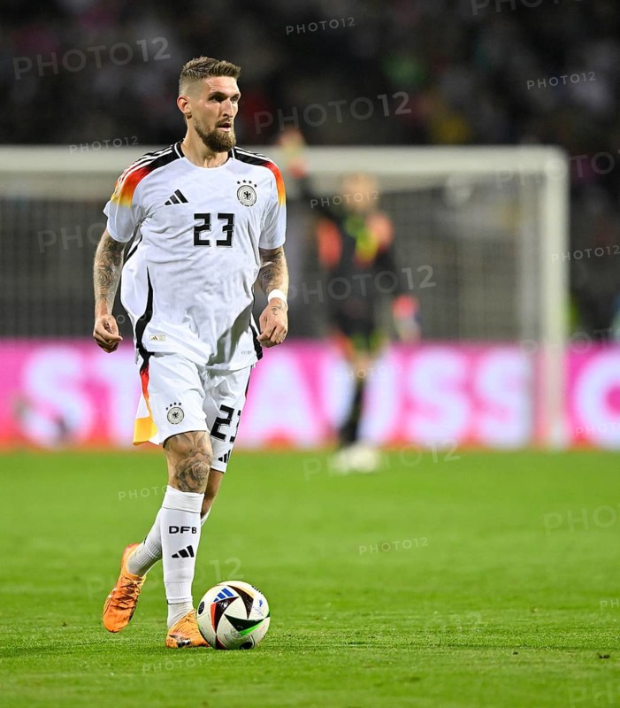 Robert Andrich GER (23) Action on the ball, Max Morlock Stadium, Nuremberg, Bavaria, Germany, Europe