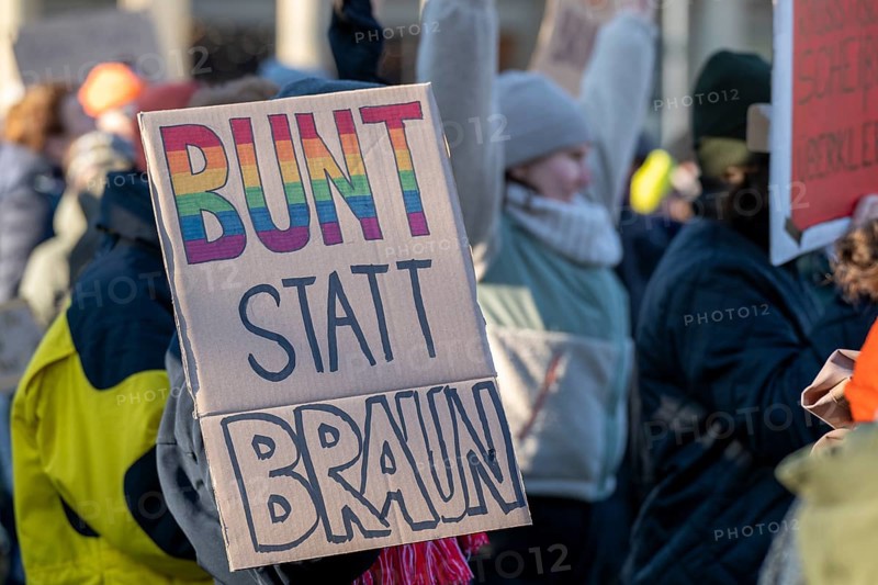 Pictures taken during the demonstration Haltung zeigen! against Nazi deportation plans of the AfD on the Schlossplatz in Stuttgart, 20.01.2024. A sign with the inscription Bunt statt Braun