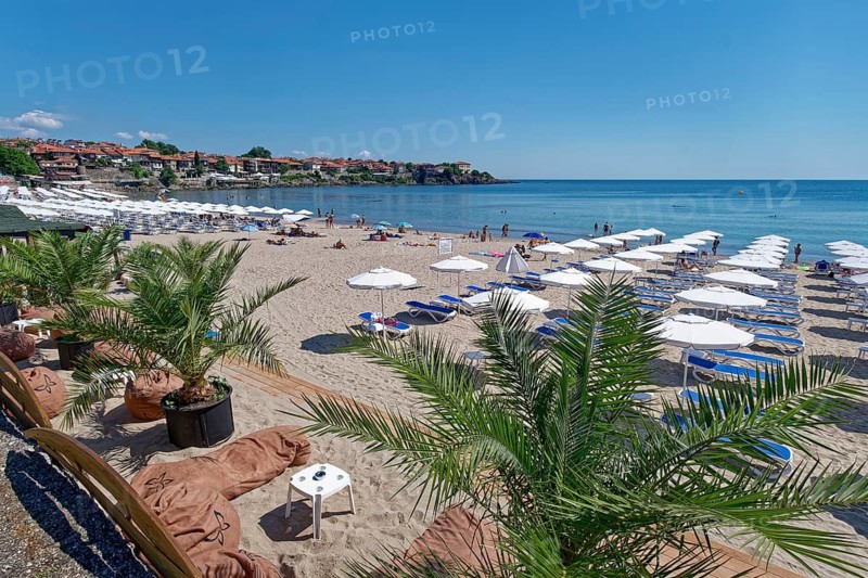 Beach with beach huts, restaurants and cafés on the Bay of Burgas on the Black Sea. Sozopol, Burgas, Bulgaria, South-East Europe, Europe